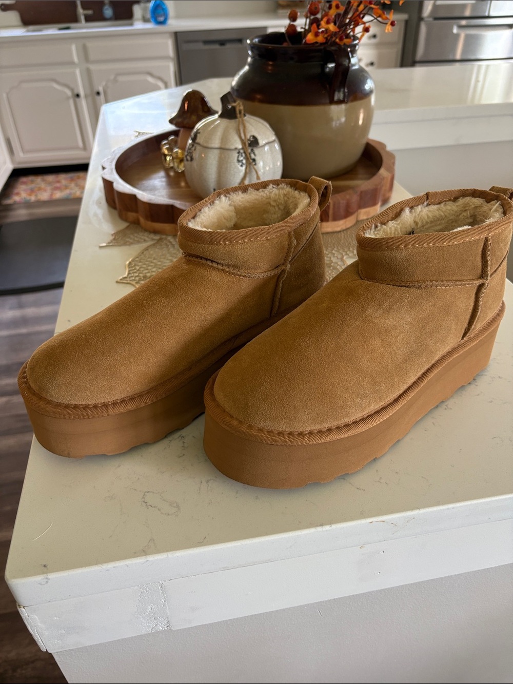 Cozy Women’s Suede Slide-On Shearling Slippers - Tan